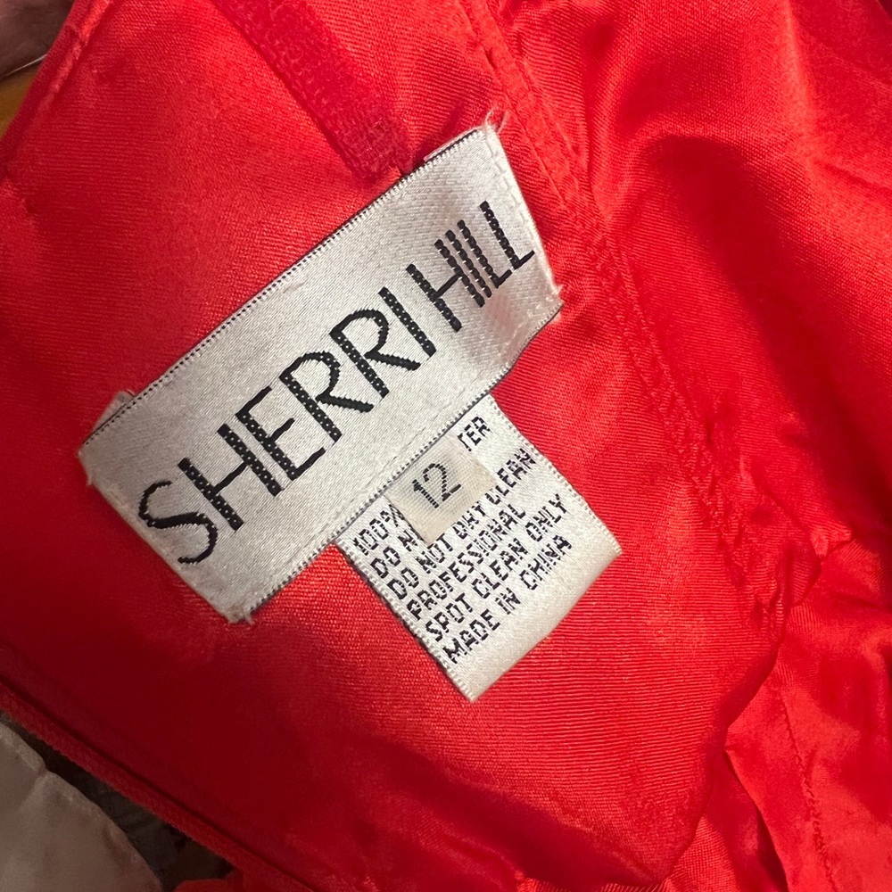 Womens Sherri Hill 2838 Red Organza Ornate Prom Holiday Ball Gown Dress - Size 8 - Picture 7 of 7